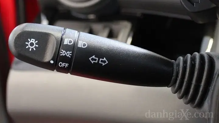 Cách Sử Dụng Công Tắc Đèn Xe Ô Tô