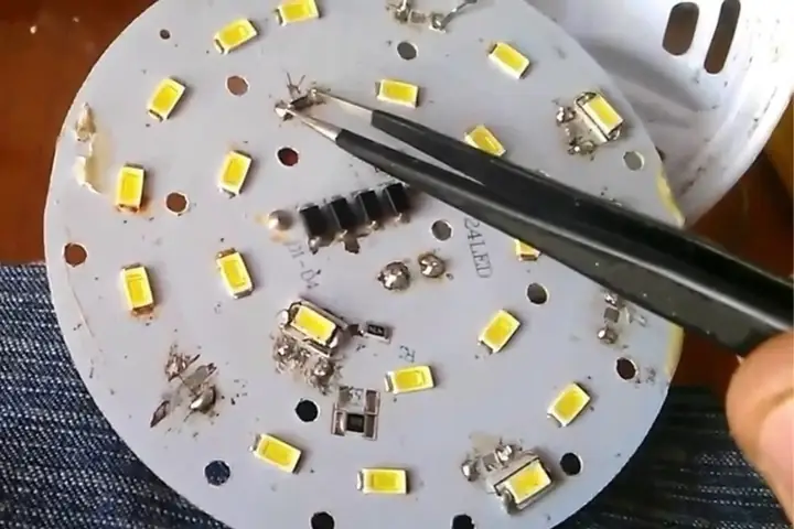 Cách Sửa Bóng Đèn Compact Bị Cháy