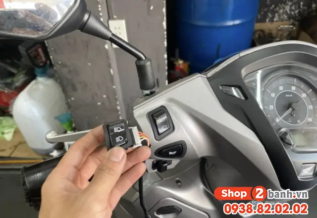 Cách Tắt Đèn Xe Lead