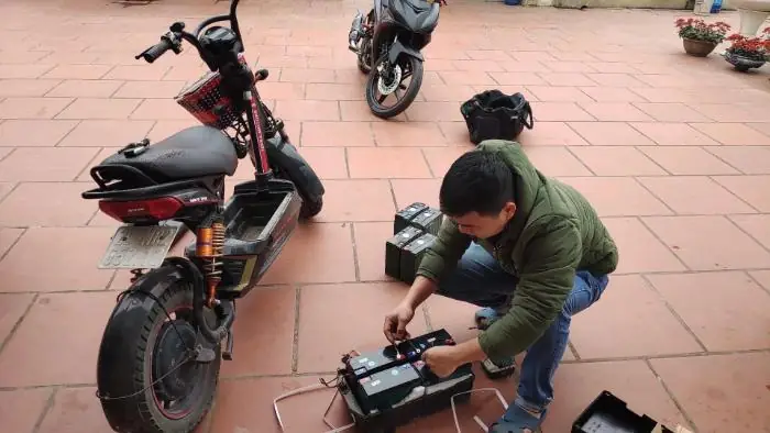 Cách Thay Bóng Đèn Xe Đạp Điện