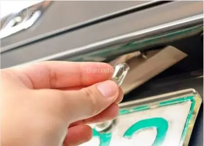 Cách Thay Đèn Soi Biển Số I10