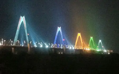Cầu Nhật Tân Bật Đèn Khi Nào