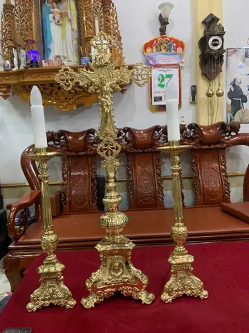 Chân Đèn Bàn Thờ Công Giáo