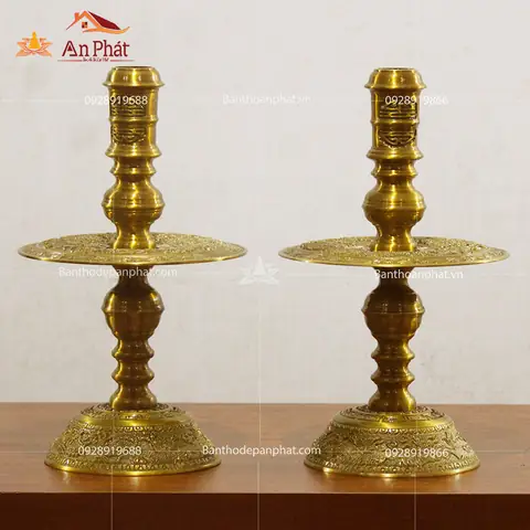 Chân Đèn Thờ Bằng Đồng