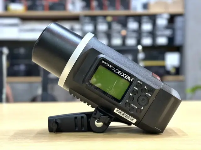 Cho Thuê Đèn Godox Ad600