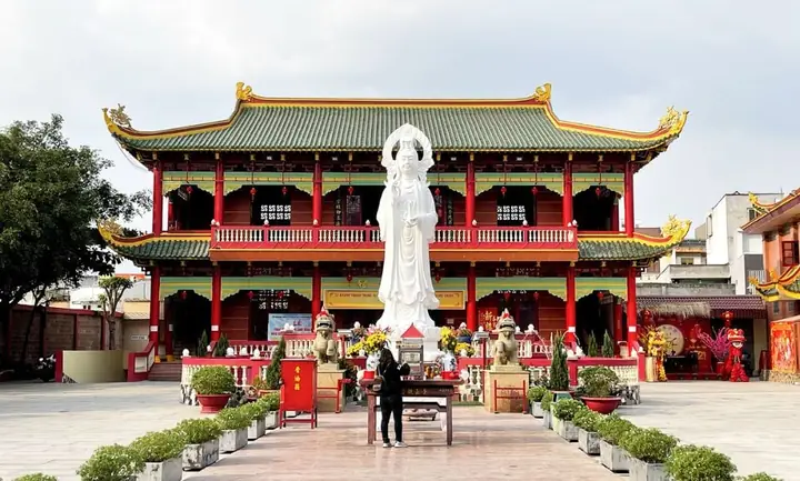 Chùa Đèn Cầy Quận 8