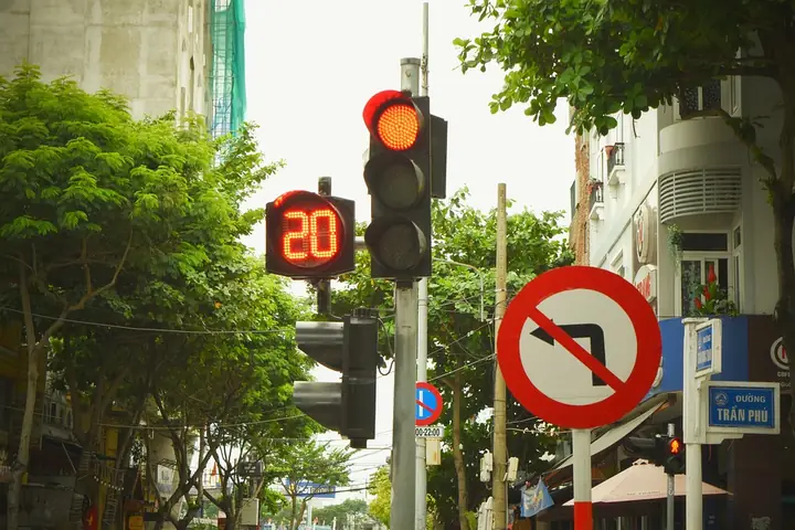 Cung Cấp Đèn Tín Hiệu Giao Thông