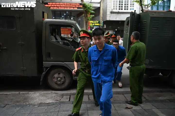 Dấu Hiệu Con Gái Bật Đèn Đỏ