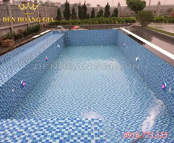 Đèn Âm Nước Hồ Bơi