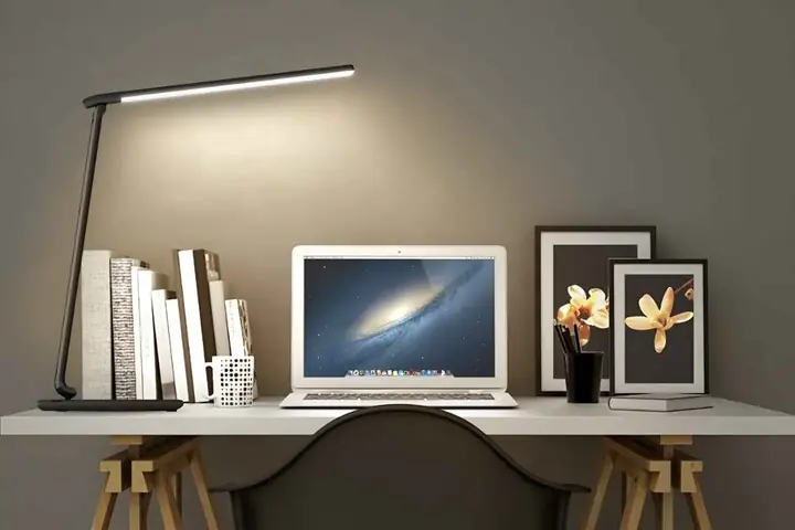 Đèn Bàn Làm Việc Giám Đốc