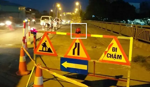 Đèn Báo Hiệu Công Trường