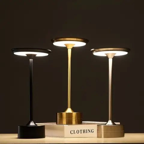 Đèn Cảm Ứng Để Bàn