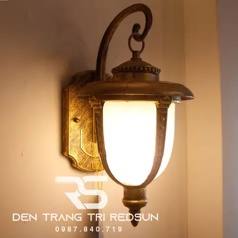 Đèn Cầu Thang Cổ Điển