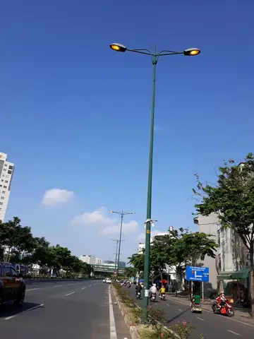 Đèn Chiếu Sáng Ban Ngày