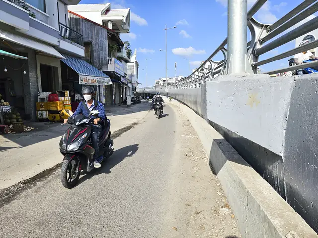 Đèn Chiếu Sáng Giao Thông