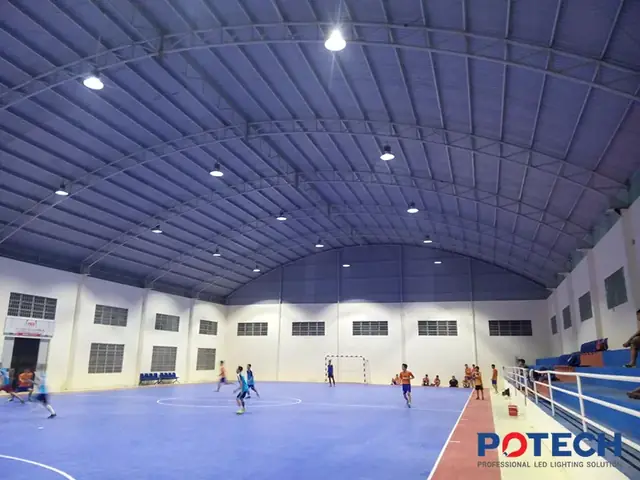 Đèn Chiếu Sáng Nhà Thi Đấu