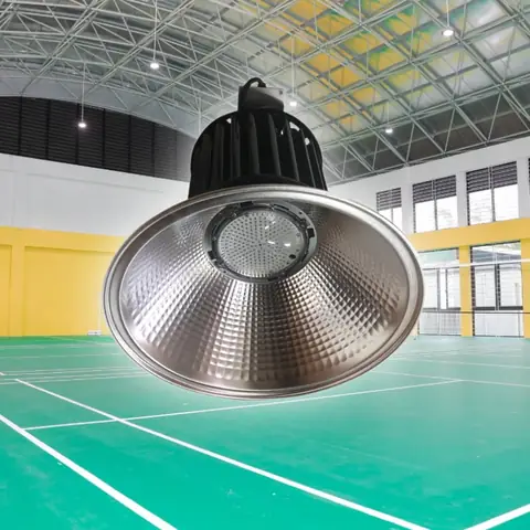 Đèn Chiếu Sáng Nhà Thi Đấu