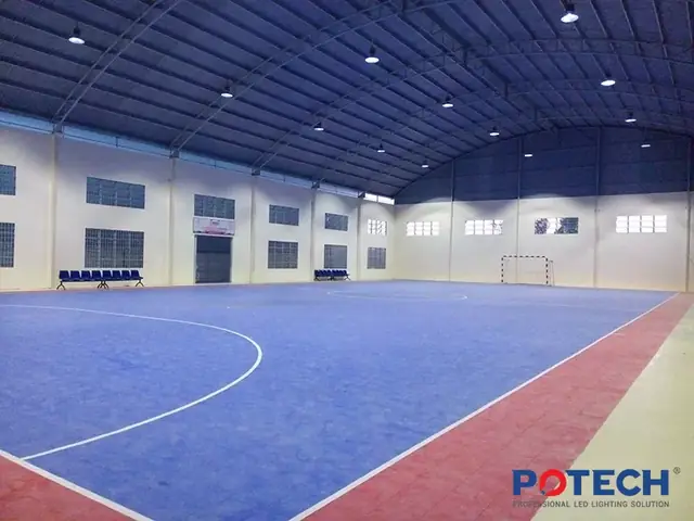 Đèn Chiếu Sáng Nhà Thi Đấu