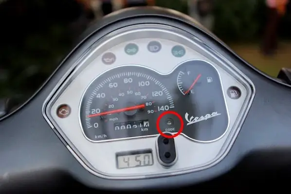 Đèn Code Xe Vespa Không Sáng