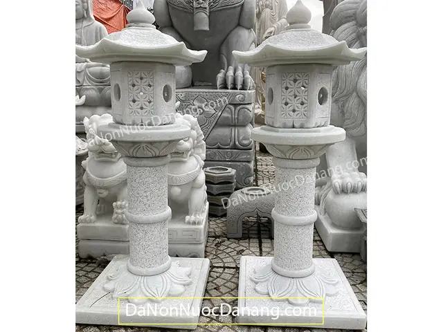 Đèn Đá Trắng Sân Vườn