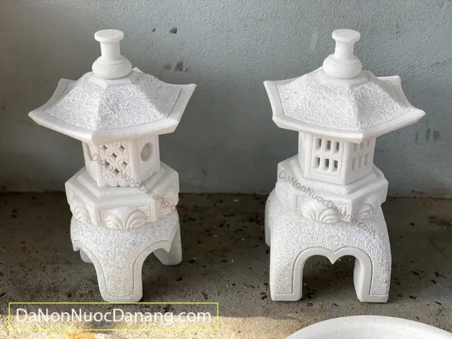 Đèn Đá Trắng Sân Vườn