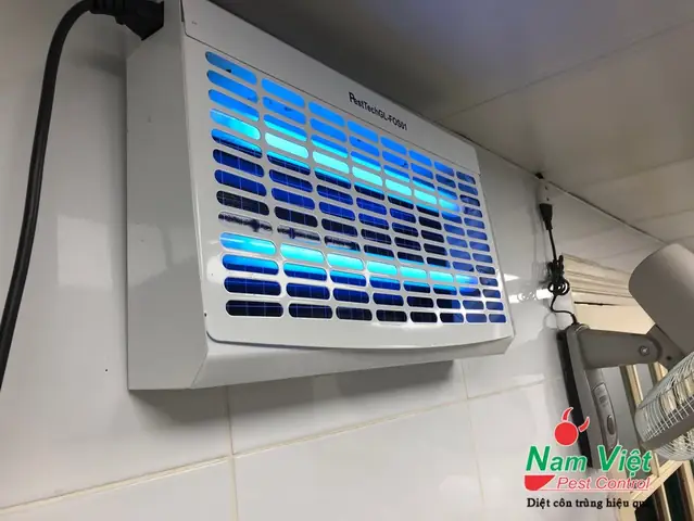Đèn Diệt Côn Trùng Keo Dính
