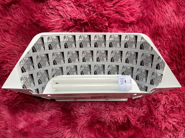 Đèn Diệt Côn Trùng Keo Dính