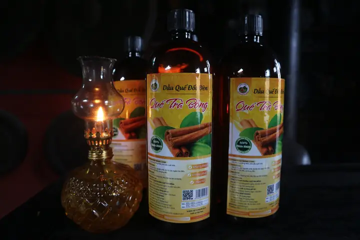 Đèn Đốt Tinh Dầu Quế