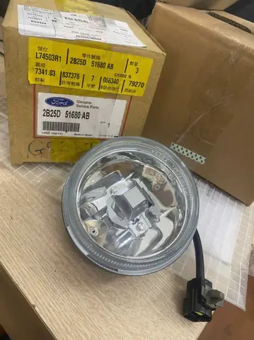 Đèn Gầm Ford Laser 2002