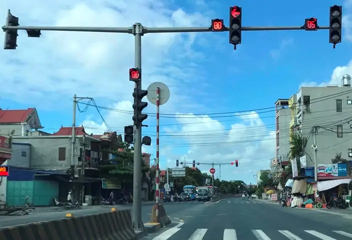 Đèn Giao Thông Ở Ngã Tư