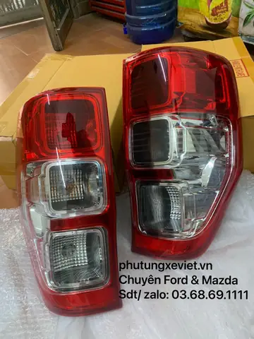Đèn Hậu Ford Ranger Wildtrak 2016