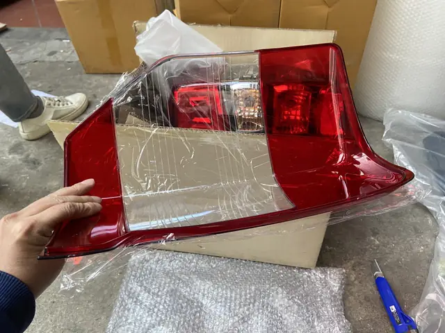 Đèn Hậu Xe Bán Tải