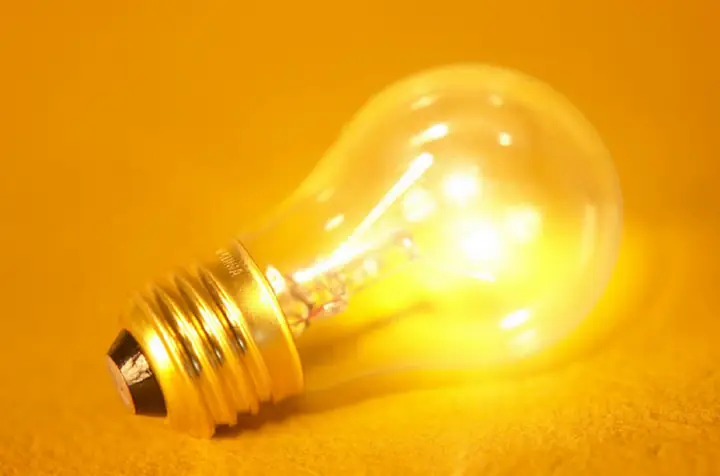 Đèn Học Bóng Sợi Đốt