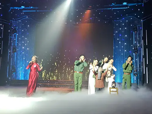 Đèn Khuya Ca Sĩ Tuấn Vũ