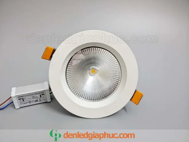 Đèn Led Âm Trần Chống Ẩm