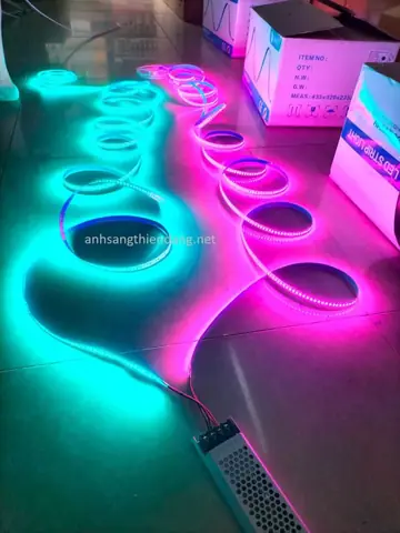 Đèn Led Màu Hồng Tím