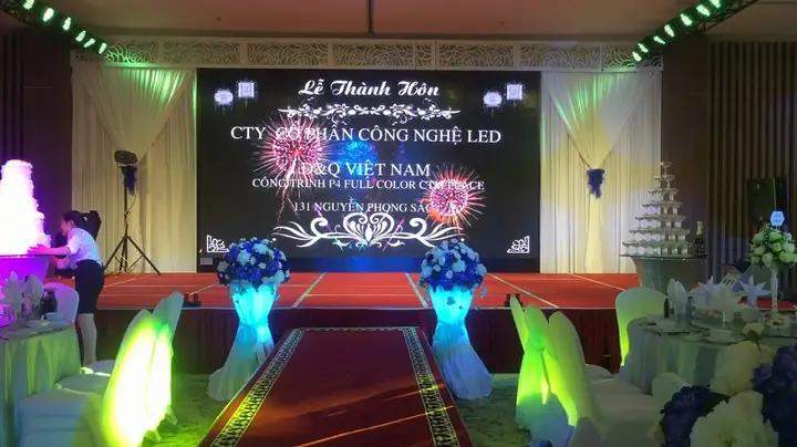 Đèn Led Sân Khấu Đám Cưới