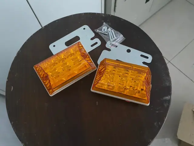 Đèn Led Sườn Xe Tải