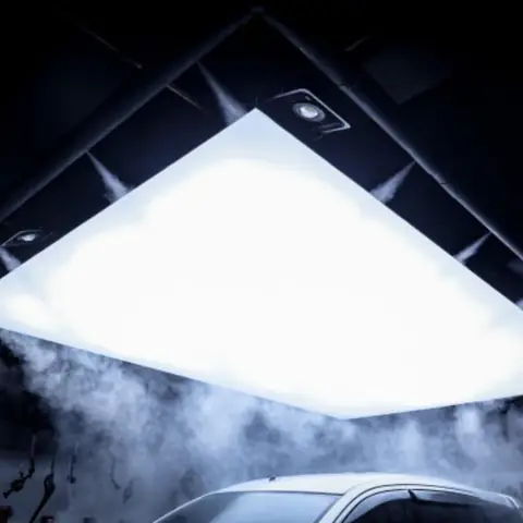 Đèn Led Trần Xuyên Sáng