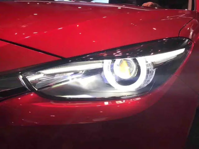Đèn Mazda 3 2.0