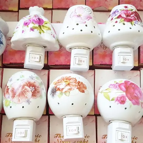Đèn Ngủ Xông Tinh Dầu Cắm Tường