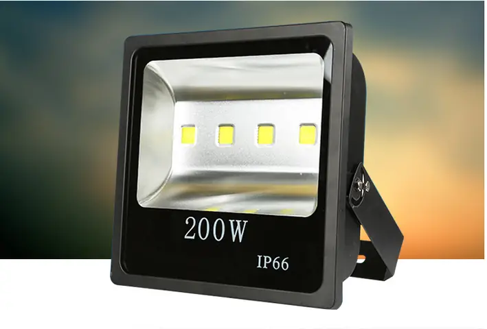 Đèn Pha Led 200w Ip66