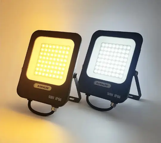 Đèn Pha Led Ánh Sáng Vàng