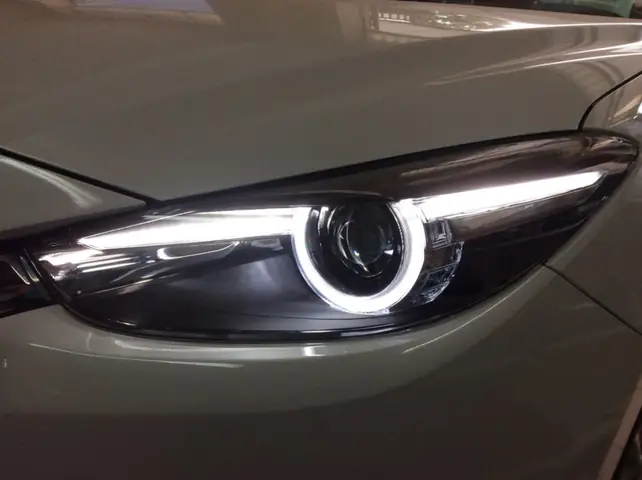 Đèn Pha Mazda 3 2.0 Đèn Pha Mazda 3 2.0
