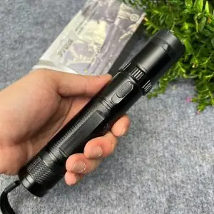 Đèn Pin Chích Điện 910a