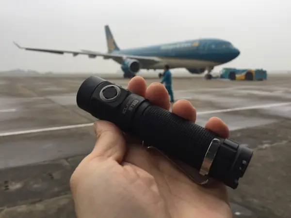 Đèn Pin Có Được Mang Lên Máy Bay