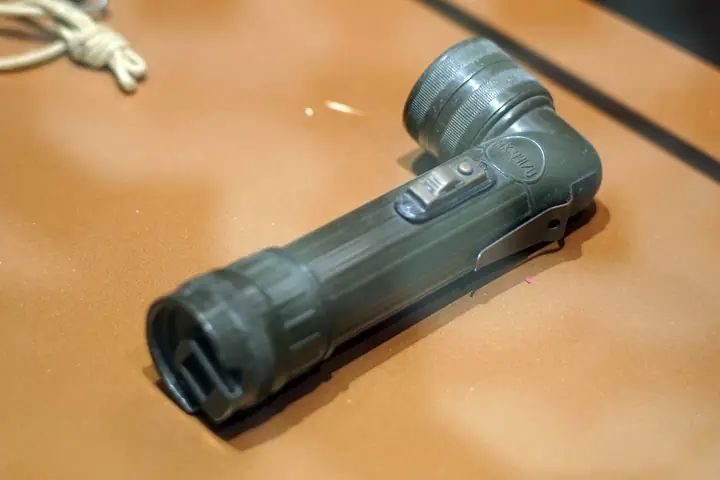 Đèn Pin Của Lính Mỹ