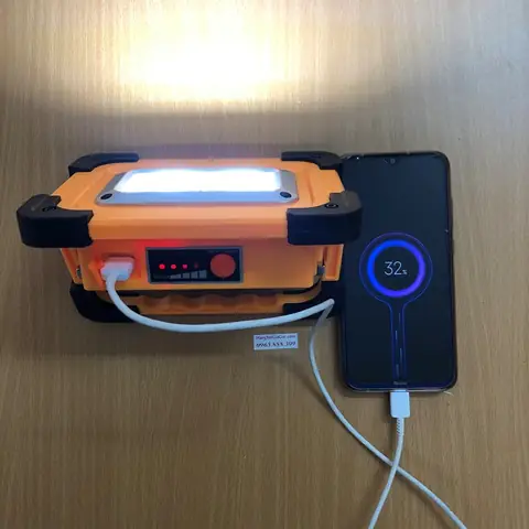 Đèn Pin Kiêm Roi Điện