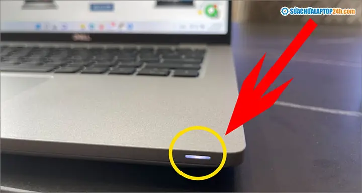 Đèn Sạc Macbook Nhấp Nháy