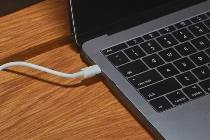 Đèn Sạc Macbook Nhấp Nháy
